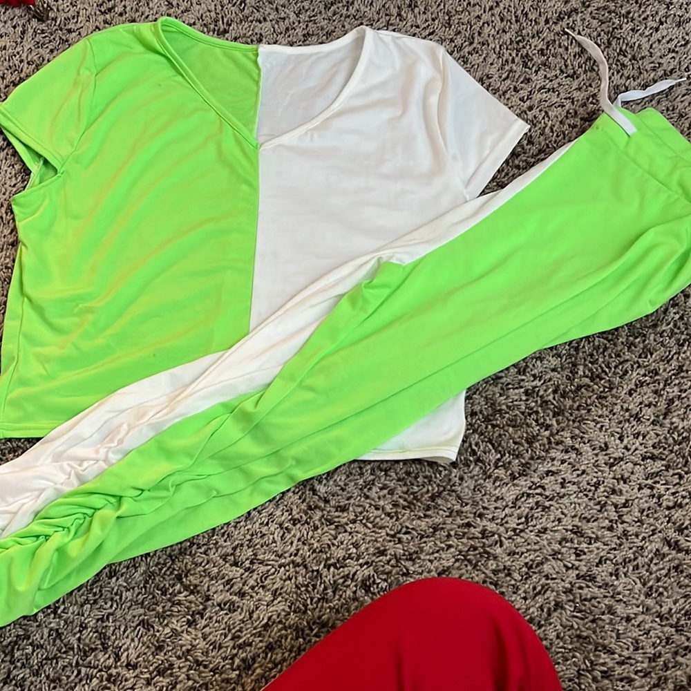 A nice green and white 2 piece